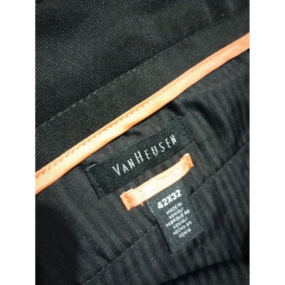 Van Heusen Traveler Dress Pants Mens 42x32 Straight Fit Premium Non Iron New